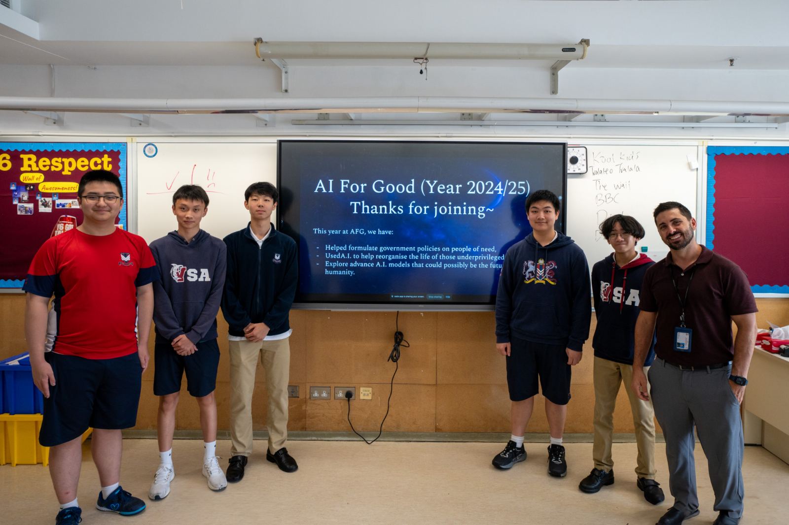 Tutors and students at the close of the 2024/25 sessions, in front of a slide thanking everyone for joining.